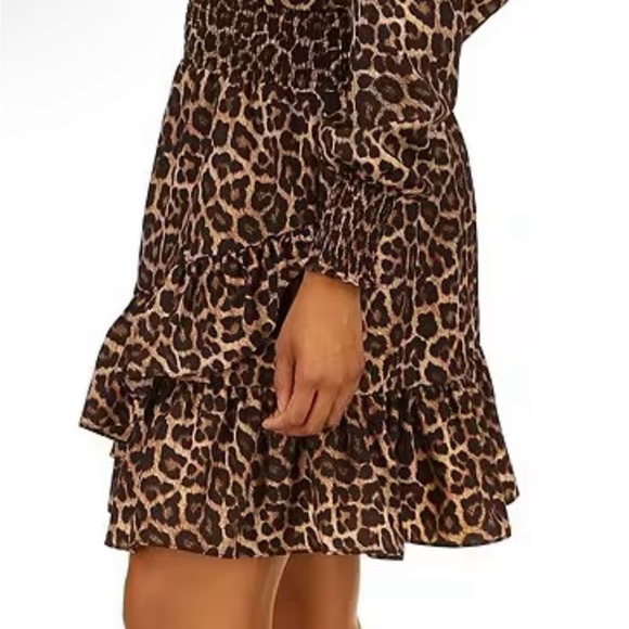 MICHAEL Michael Kors Animal Print Pebble Crepe Surplice V-Neck Long Cuff Sleeve - Picture 3 of 6